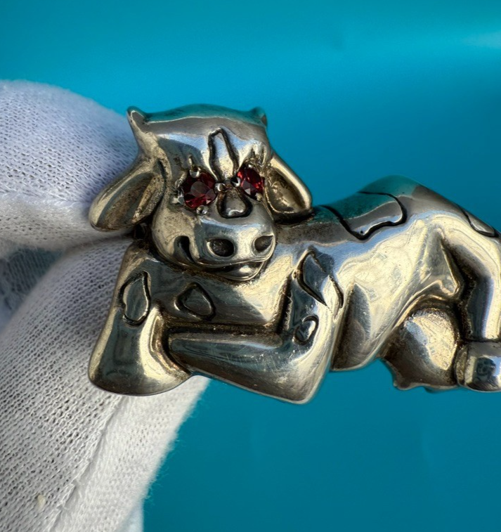 Attractive & Fun Sterling Silver Brooch Pin of Cow with Lab Ruby Eyes1