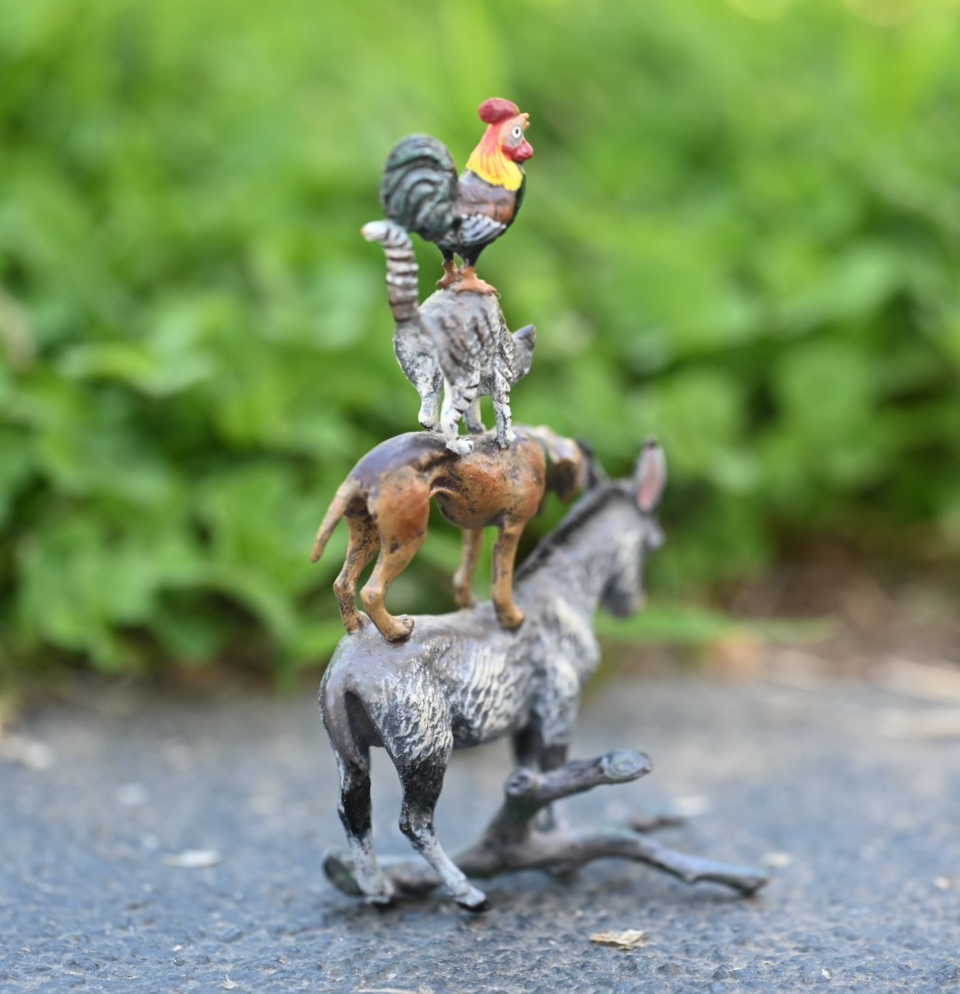 Austrian Vienna Cold Painted Bronze Figural Group of "Bremen Town Musicians"2