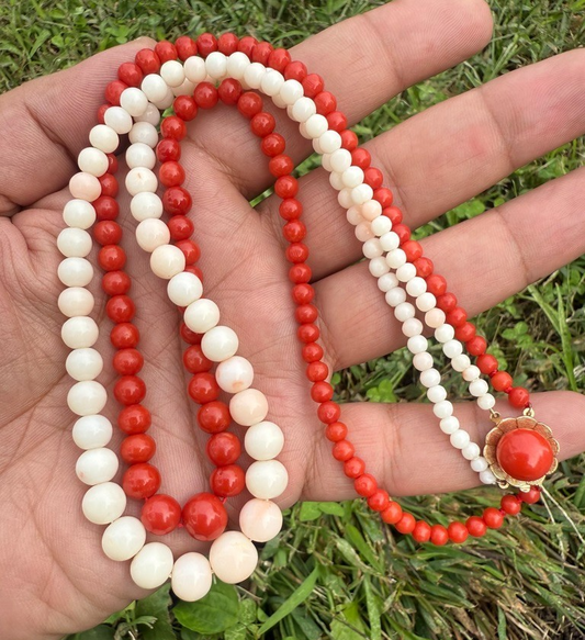 Stunning Vintage Graduated Two Tone Natural Coral Beaded Necklace 14K Gold Clasp0