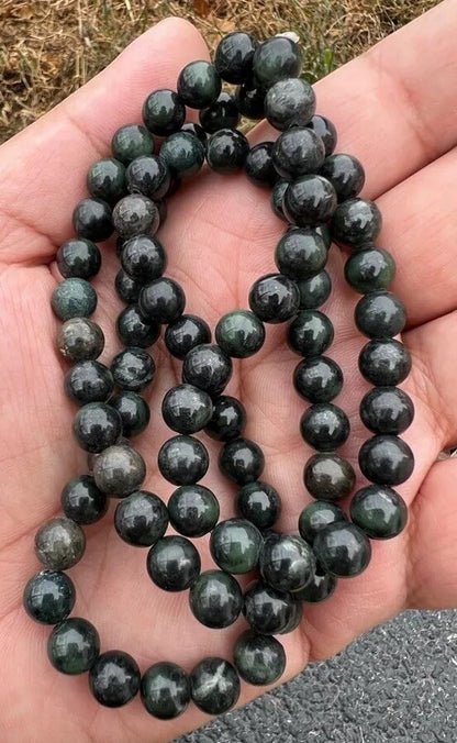 Leaf Green Antique / Vintage Spinach Natural Nephrite Jade Beaded Necklace2