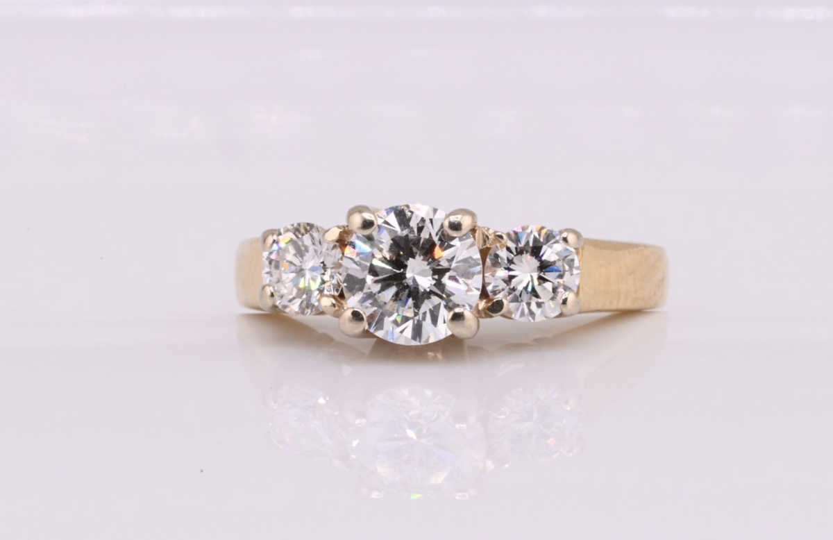 Beautiful Three stone 1.25 cttw Diamond & 14k Yellow Gold Ring IGI Certified7
