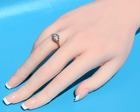 Beautiful Antique Art Deco 1920s Engagement Ring with Natural Diamond in 14K YG1