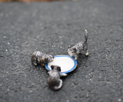 Unique Austrian Vienna Cold Painted Bronze Figure of Small Kittens Drinking Milk4