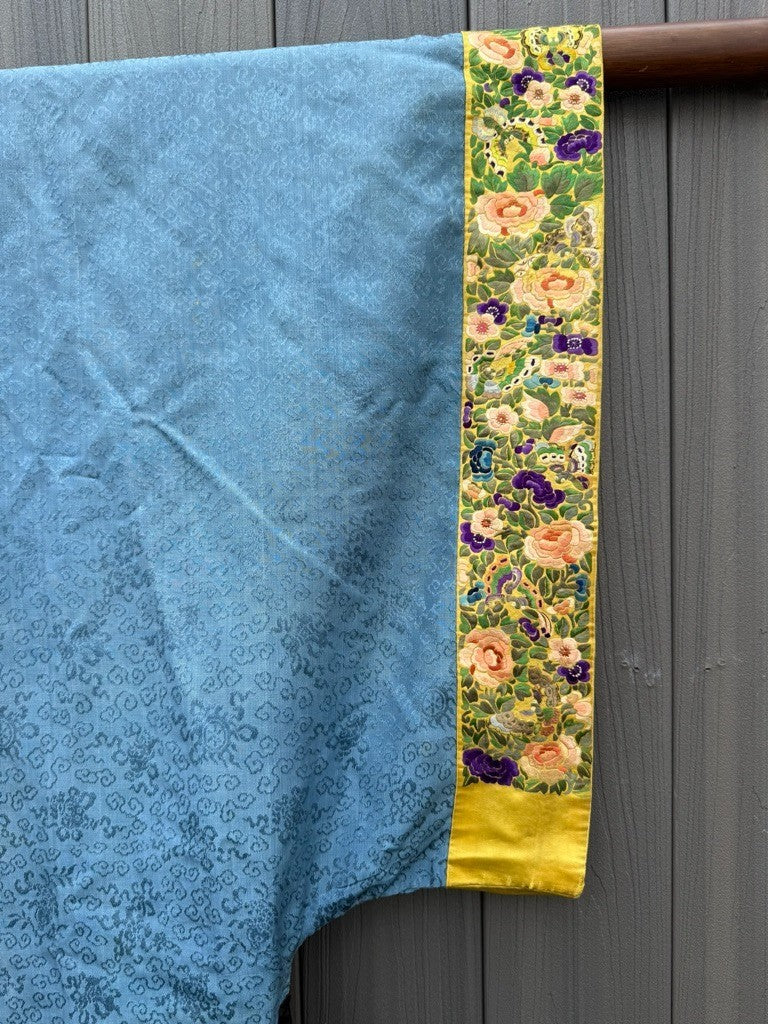 Antique Qing Dynasty Chinese Silk Embroidery Robe In Blue With Yellow Sleeve End10