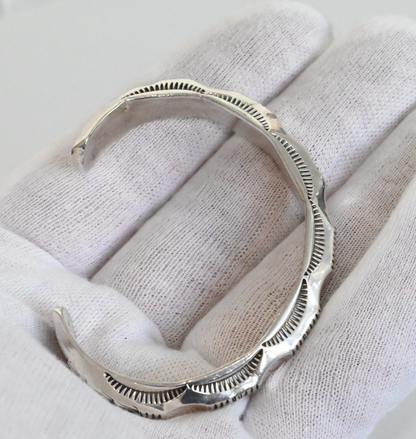 Vintage Native American Sterling Silver Cuff Bracelet with Sunrise Design Edge1