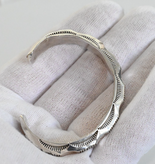 Vintage Native American Sterling Silver Cuff Bracelet with Sunrise Design Edge1