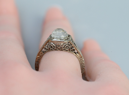 Lovely Antique Art Deco Period 1920s - 1930s 18k White Gold Filigree Ring0