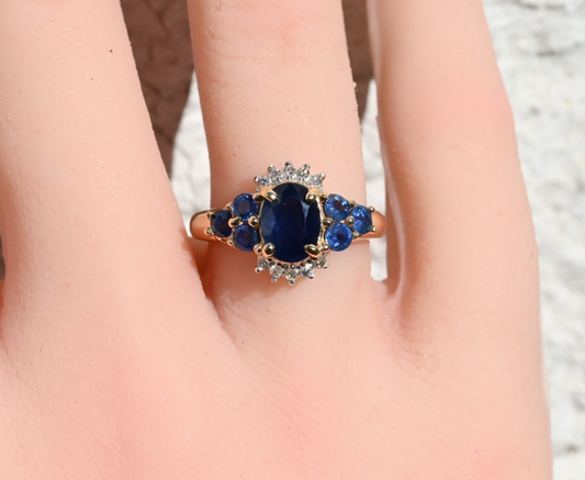 Lovely Natural Sapphire & Diamond Ring in 14K Yellow Gold1