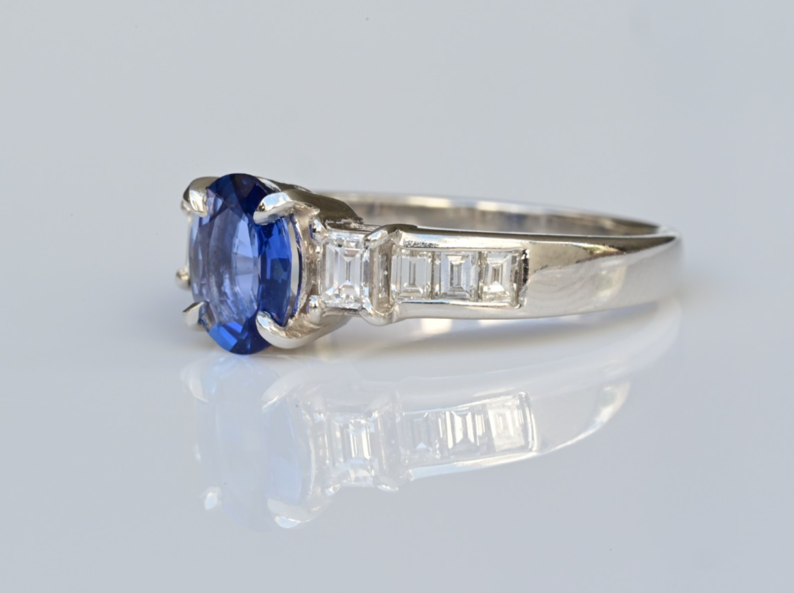 Superb High Quality Platinum Ring with 1 ct Natural Blue Sapphire Gemstone1