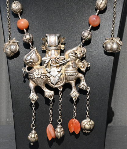 Early Antique Chinese Silver Necklace with Chillin Dragon, Flowers & Carnelian5
