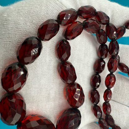 Antique / Vintage Art Deco Faceted Beaded Cherry Bakelite Necklace 44 Gram5