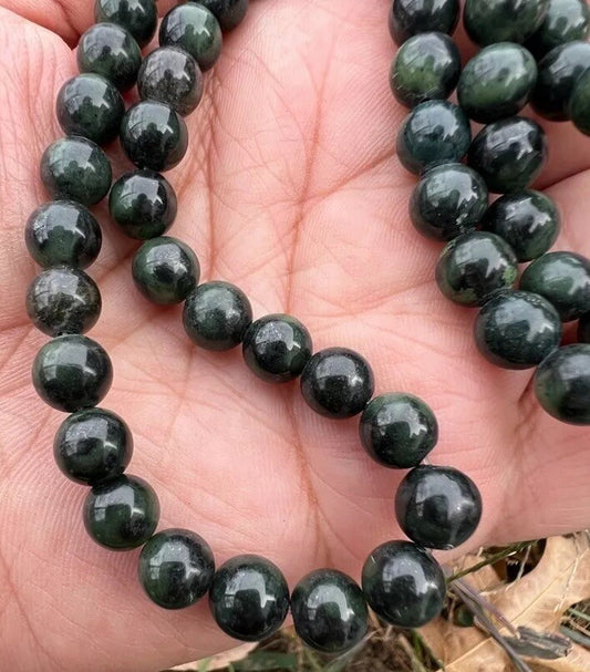 Elegant Green Antique / Vintage Spinach Natural Nephrite Jade Beaded Necklace1