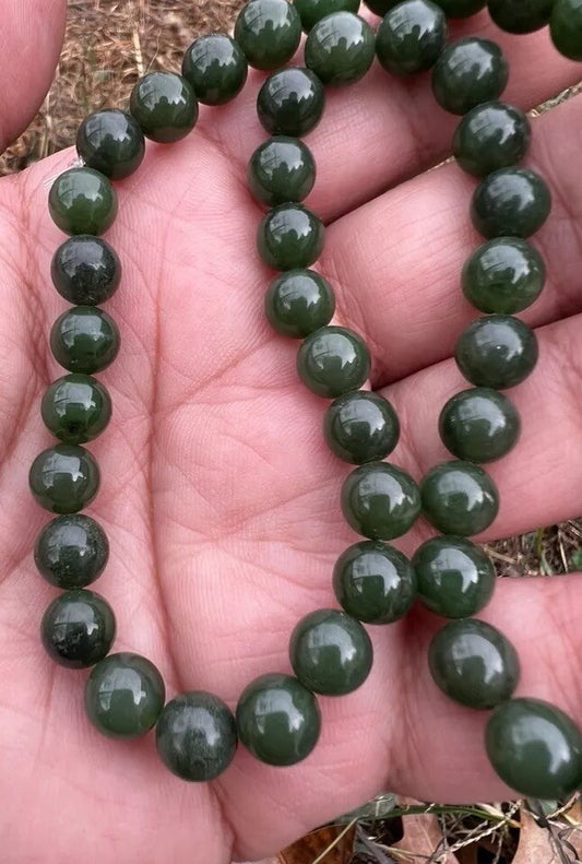 Lovely Green Antique / Vintage Spinach Natural Nephrite Jade Beaded Necklace #181