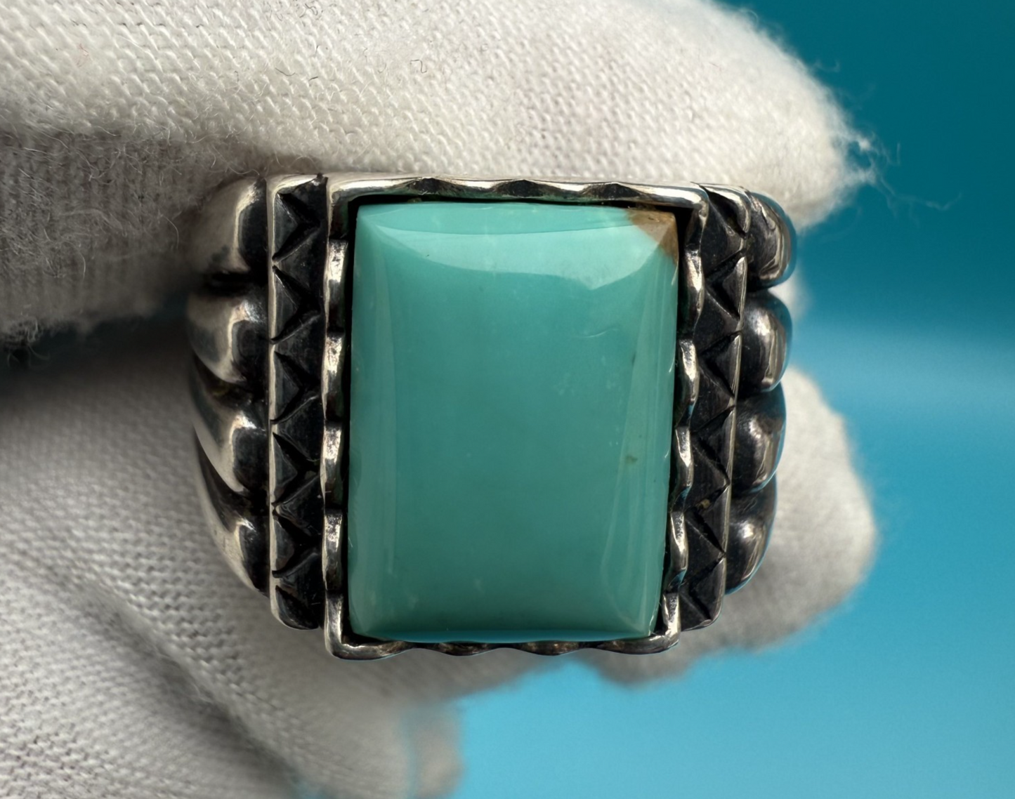 Gorgeous Sterling Silver Ring with Turquoise Gemstone 6