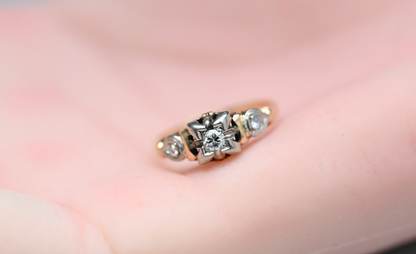 Elegant Antique Art Deco Two Tone 14k Gold Ring with Natural Diamonds8