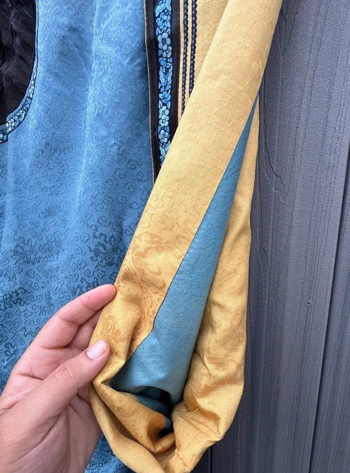 Antique Qing Dynasty Chinese Silk Embroidery Robe In Blue With Yellow Sleeve End17
