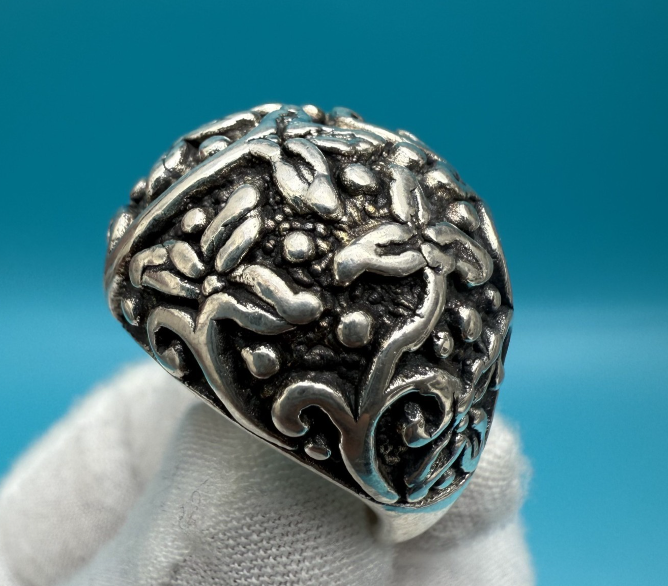 Stunning Vintage Designer Sterling Silver Ring with Floral Motif2