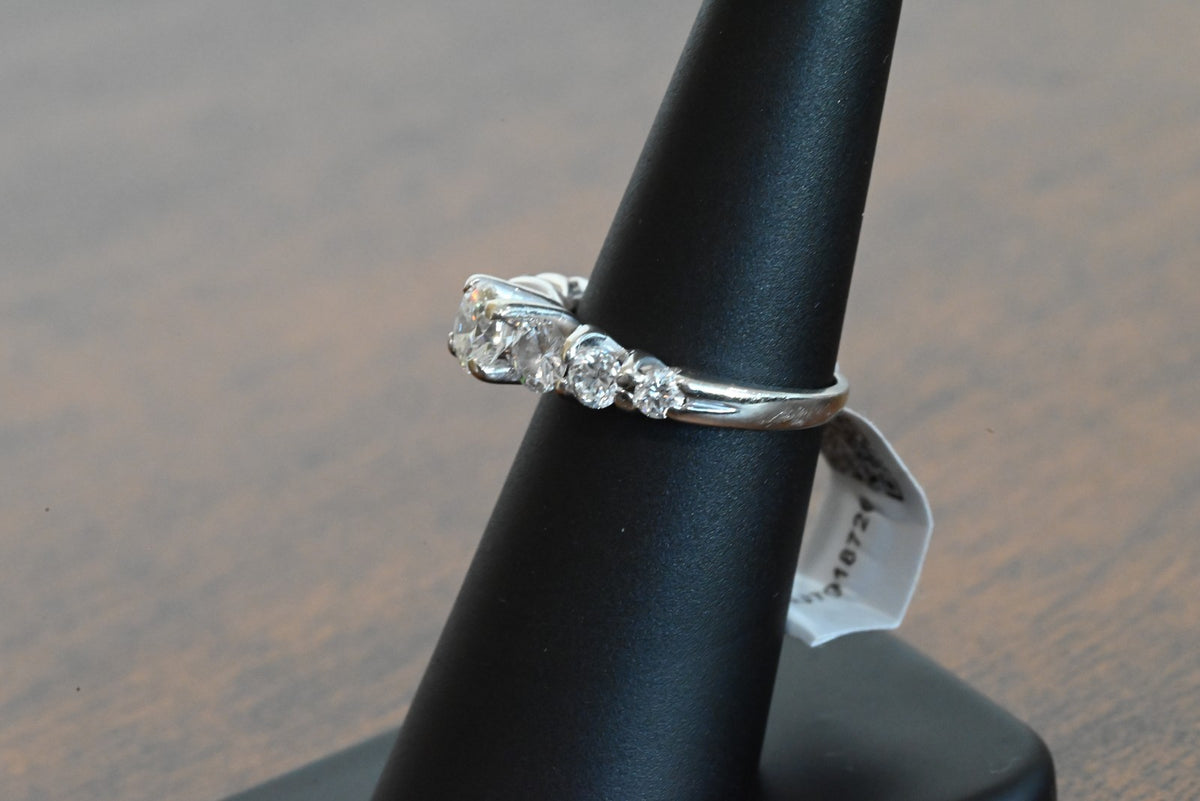 Gorgeous Multi Natural Round Brilliant Diamond Ring 1.85 Cttw  IGI Certified7