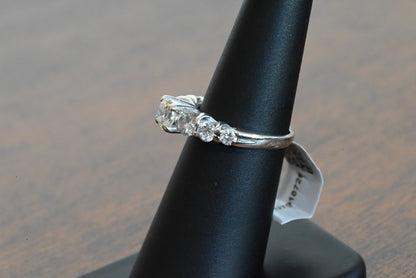 Gorgeous Multi Natural Round Brilliant Diamond Ring 1.85 Cttw  IGI Certified7