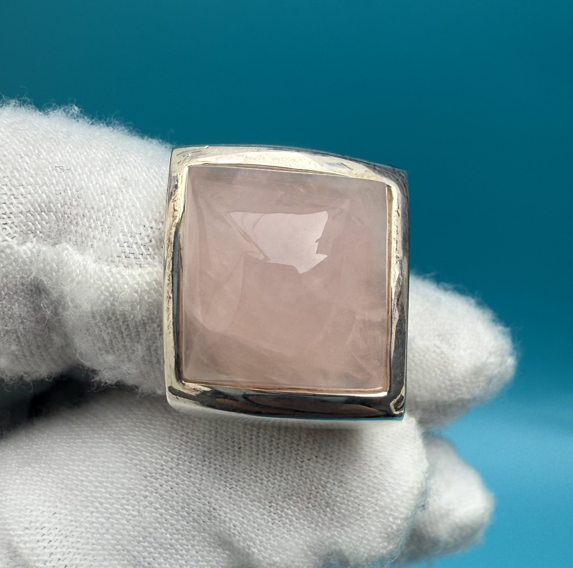 Lovely Sterling Silver Ring with Pink Quartz Gemstone0