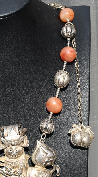 Early Antique Chinese Silver Necklace with Chillin Dragon, Flowers & Carnelian3