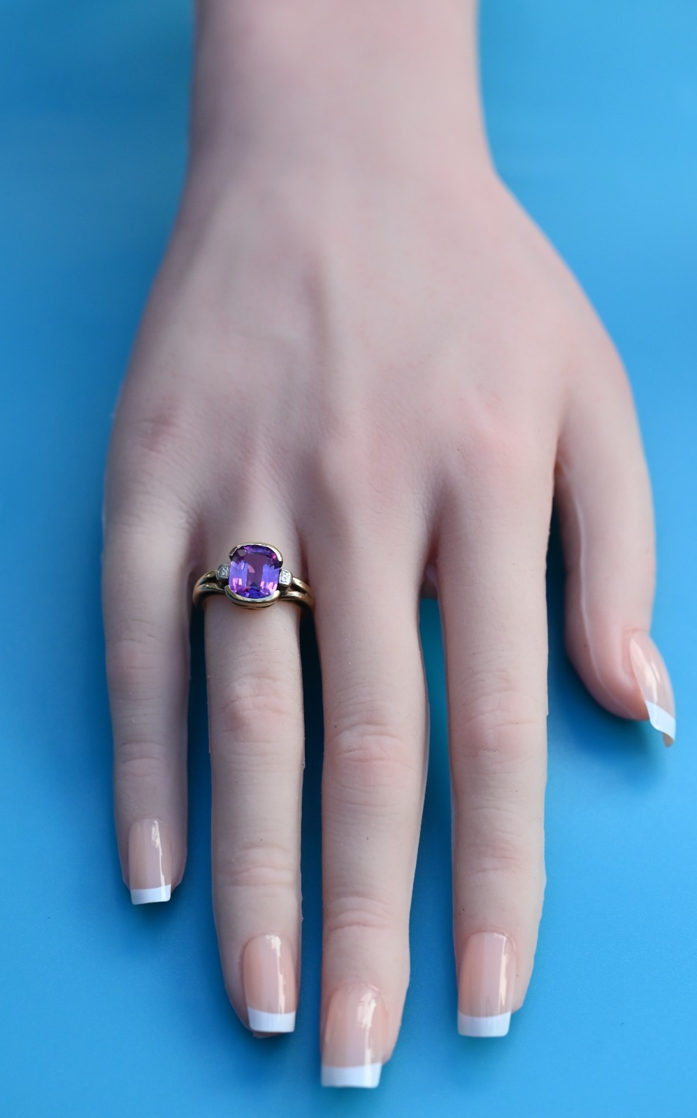 Simple Yet Elegant Antique 10k Yellow Gold Ring w/ Lab Created Purple Sapphire5