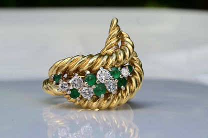 Gorgeous Vintage Designer Diamond & Emerald 18k Yellow Gold Ring2