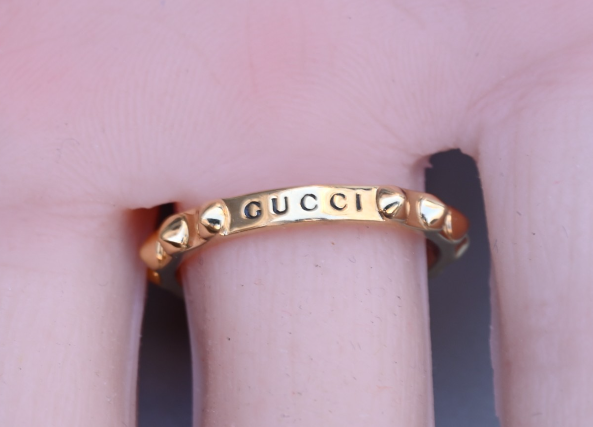 Gucci Le Marché des Merveilles Feline Head Ring in 18k Yellow Gold Diamond Eyes4