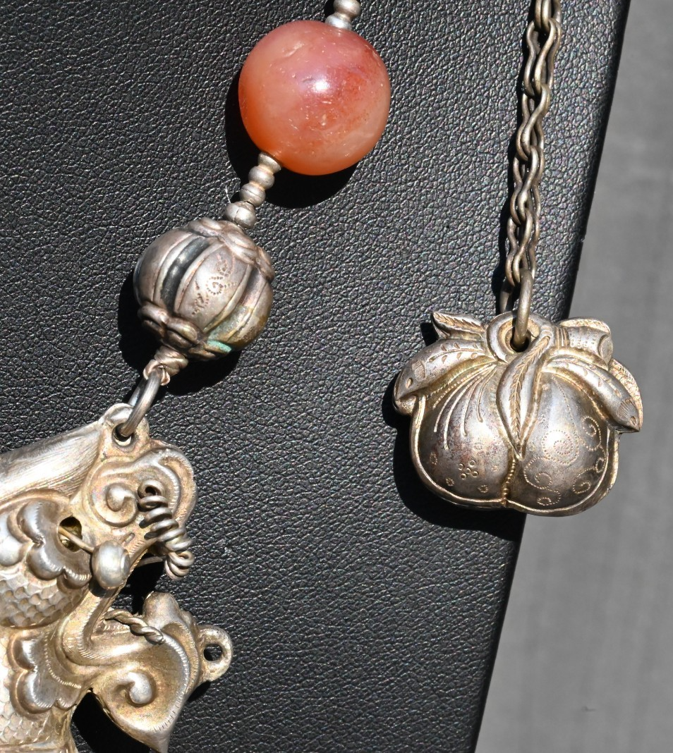 Early Antique Chinese Silver Necklace with Chillin Dragon, Flowers & Carnelian8