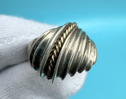 Superb Vintage Ribbed Sterling Silver & 14k Yellow Gold Wire Ring0
