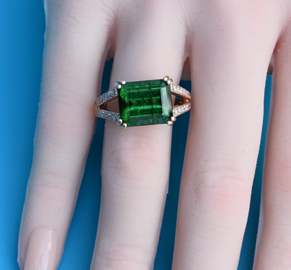 Superb 8.5ct Emerald Green Color Natural Tourmaline Gem Set in 14K Rose Gold0