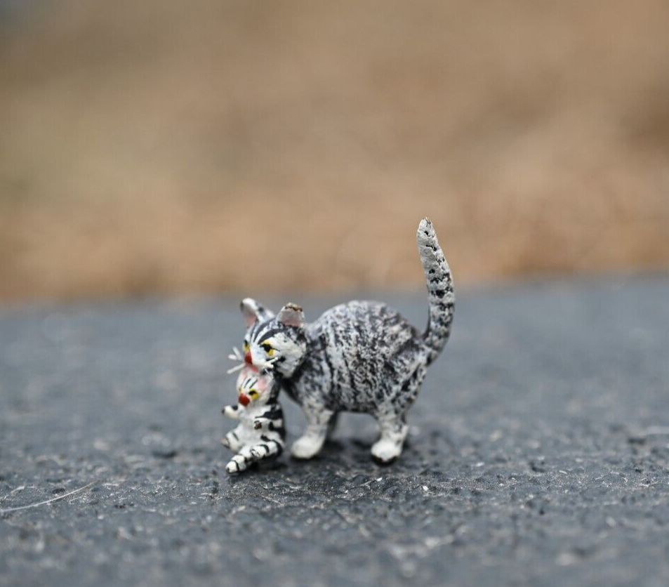 Antique Cold Painted Austrian Vienna Bronze Figure of Cat Carrying Kitten1