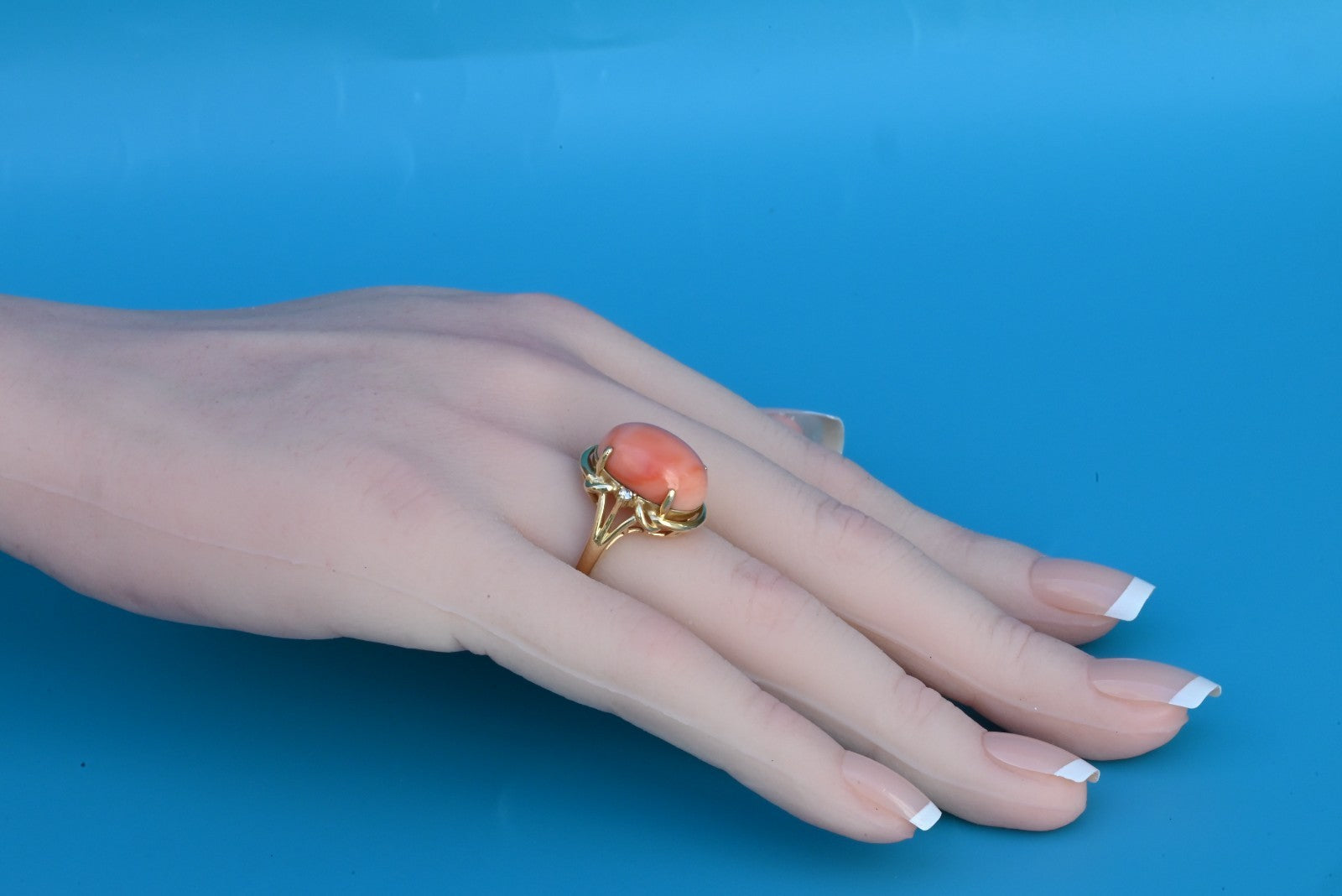 Elegant Natural Light Red Coral & 14K Yellow Gold Cocktail / Dinner Ring3