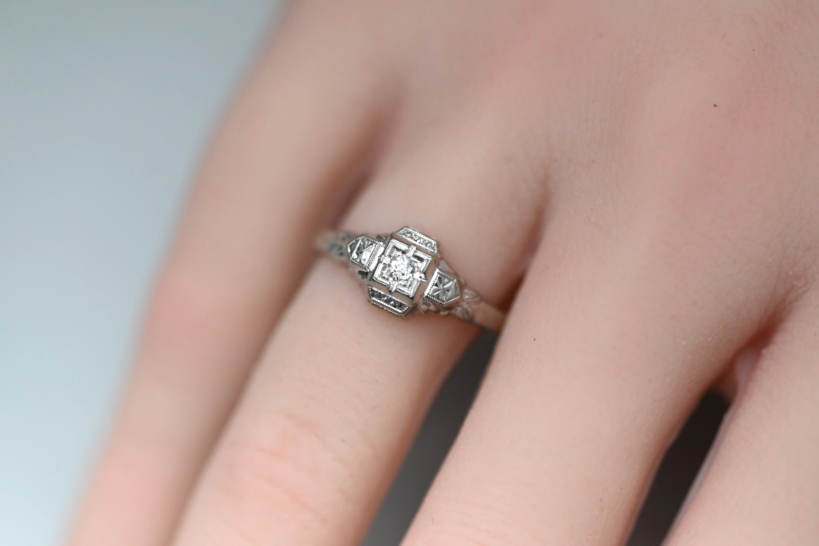 Authentic Antique Art Deco 1920s - 1930s 14K WG Filigree & Diamond Ring3