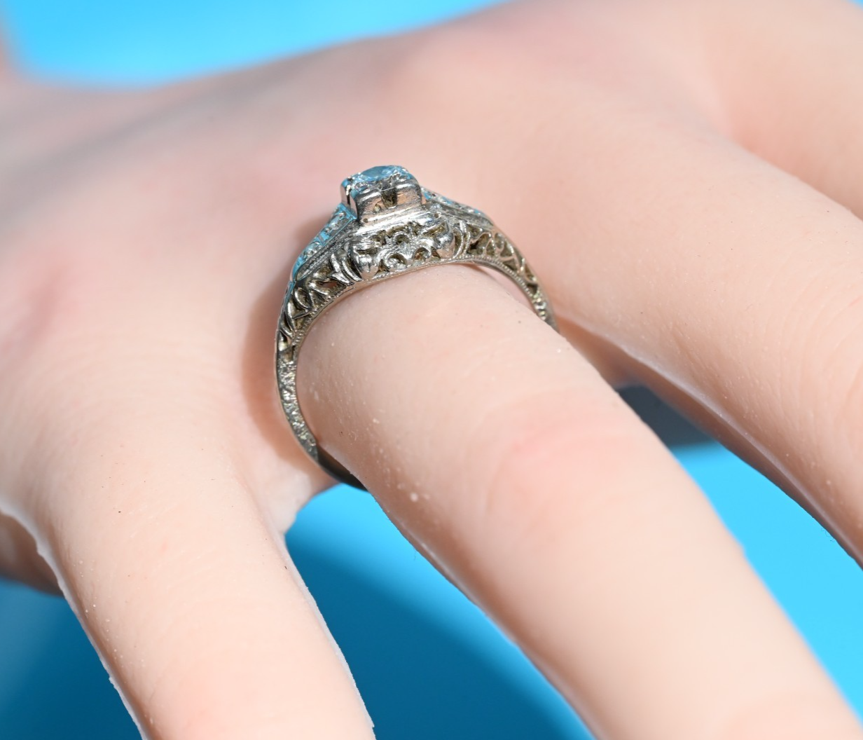 Amazing Antique Art Deco Period 18K White Gold Filigree Ring w Natural Diamond8
