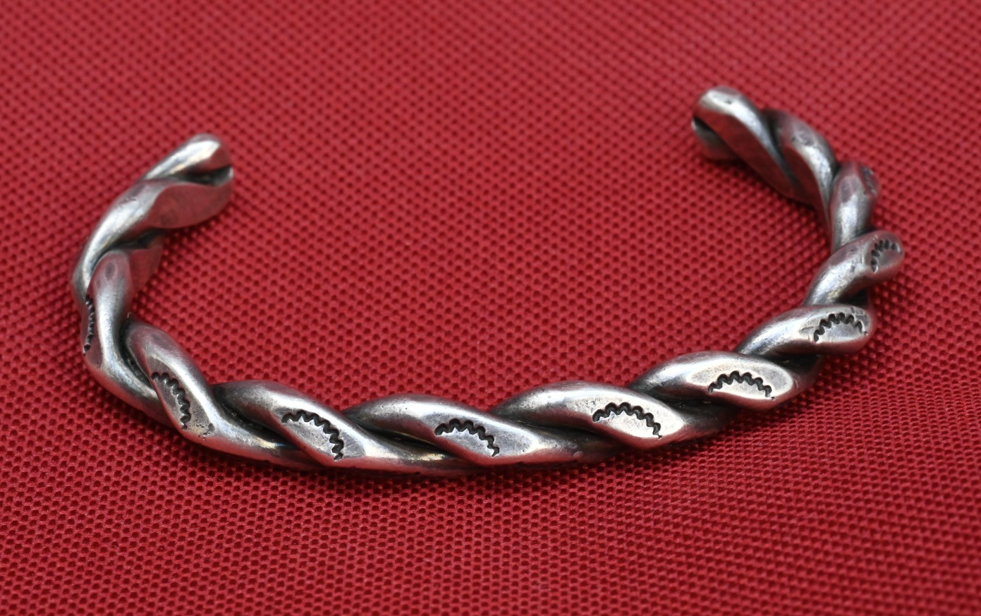 Southwestern-style Twisted Wire and Carinated Sterling Silver Cuff Bracelet4