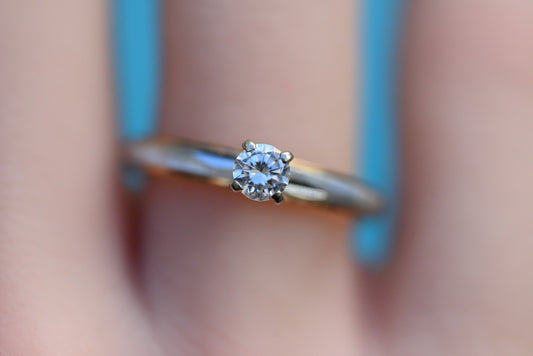 Gorgeous Vintage 14k Yellow Gold Ring W/ .25 Ct Diamond Solitaire0