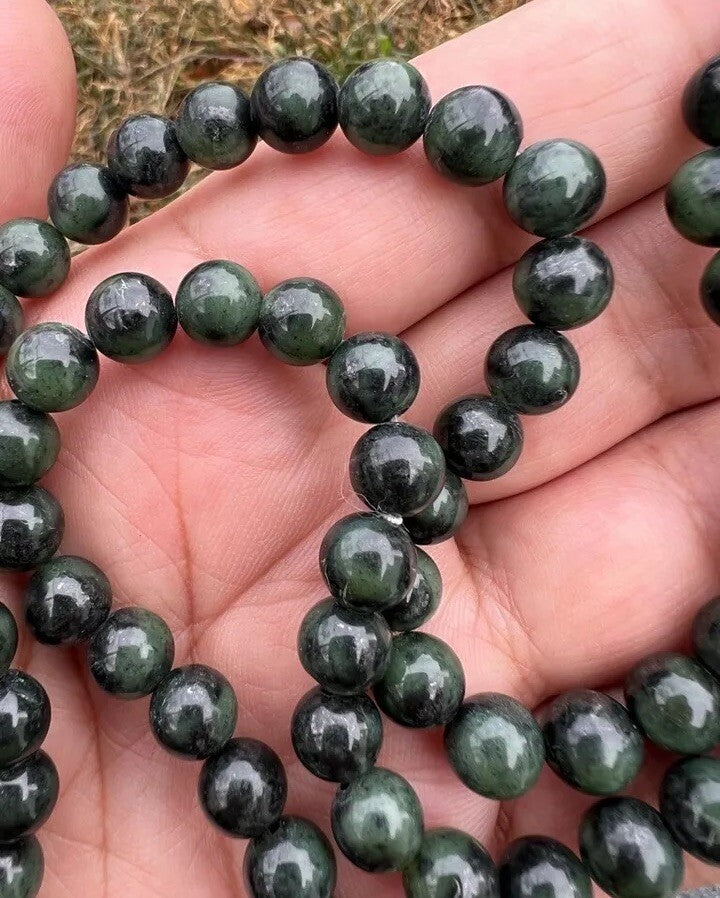 Great Deep Green Antique / Vintage Spinach Natural Nephrite Jade Beaded Necklace3