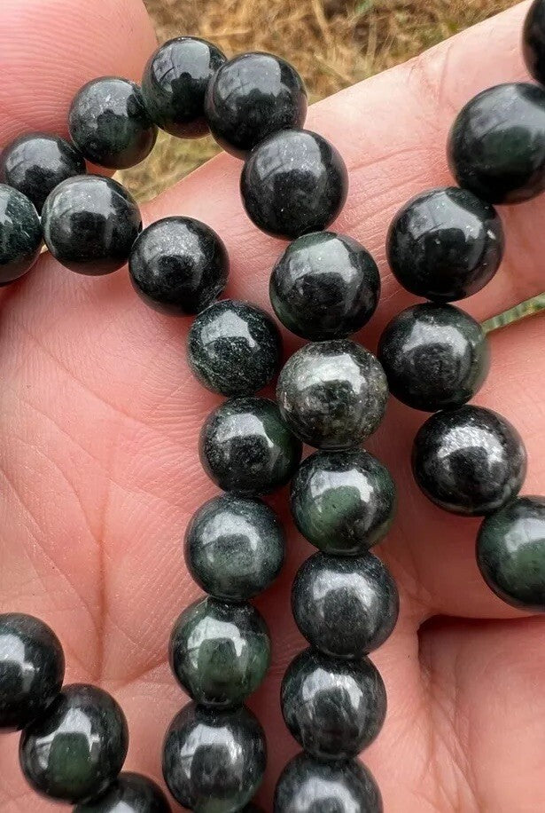 Leaf Green Antique / Vintage Spinach Natural Nephrite Jade Beaded Necklace4