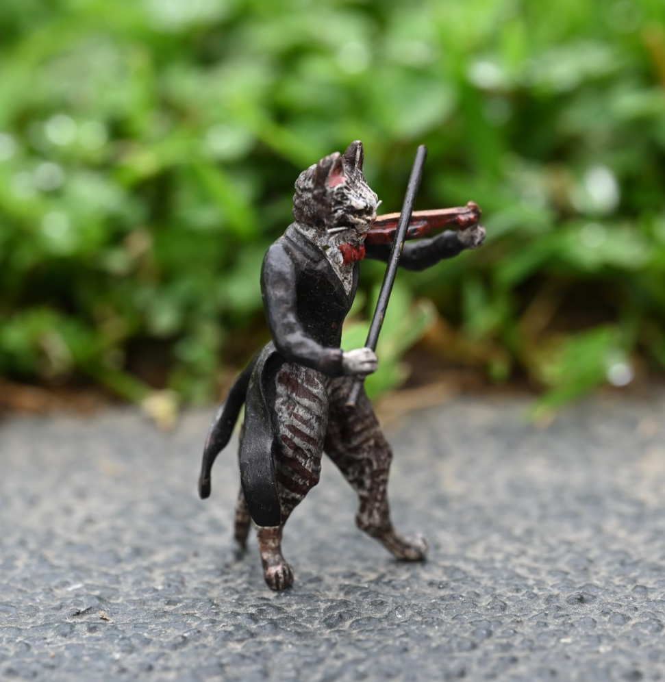 Franz Bergman 1900s Austrian Vienna Cold Painted Bronze of Cat Playing Violin4
