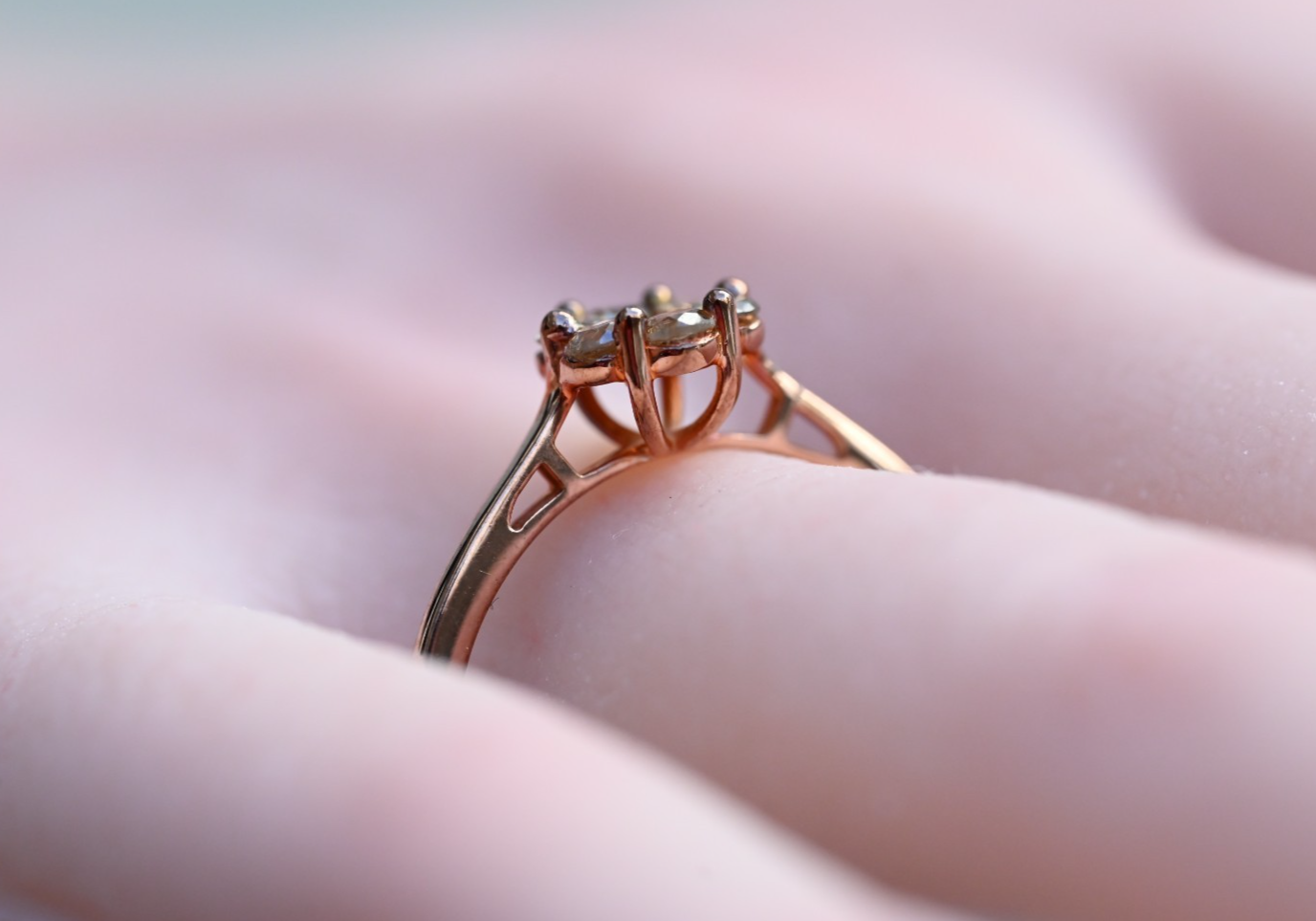 Gorgeous Daisy Floral Ring with Champagne Color Natural Diamonds by Luxoro 10K3