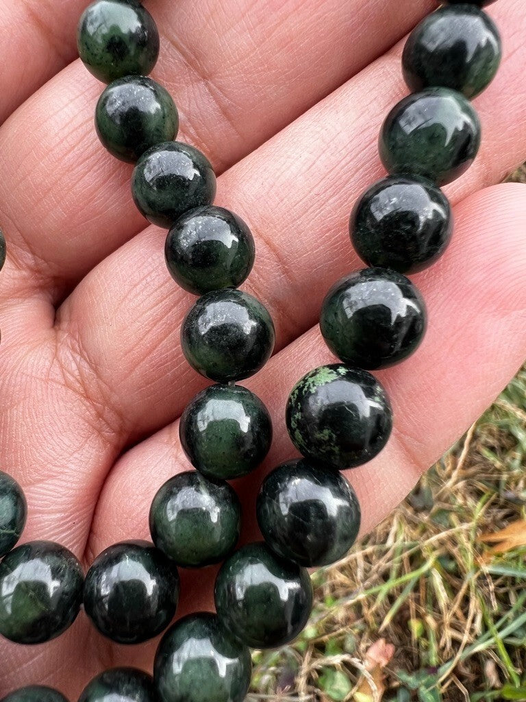 Lovely Antique / Vintage Spinach Green Natural Nephrite Jade Beaded Necklace5