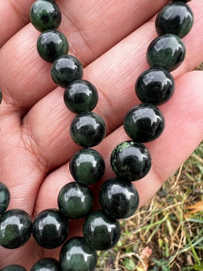 Lovely Antique / Vintage Spinach Green Natural Nephrite Jade Beaded Necklace5
