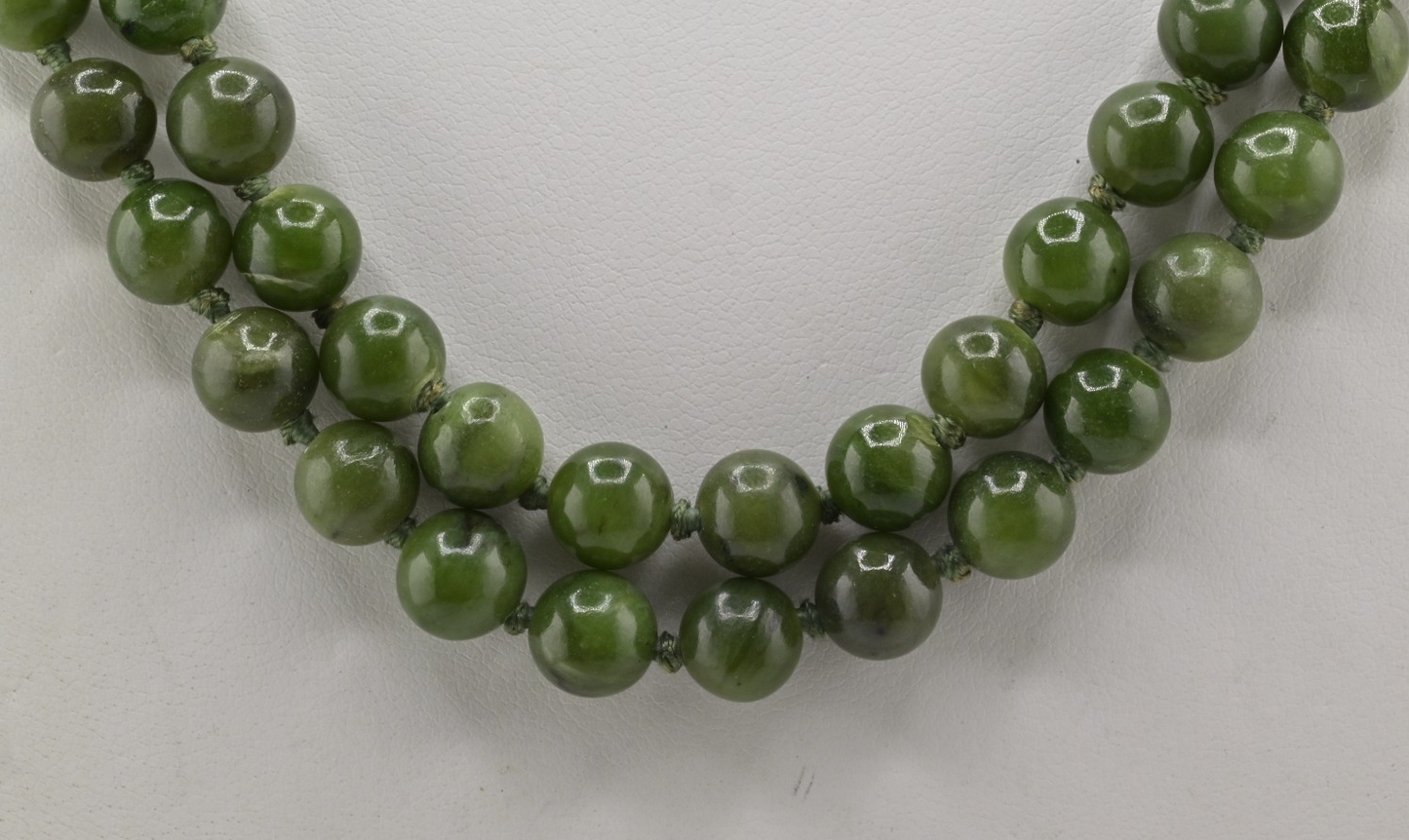 Gorgeous Antique / Vintage Light Spinach Natural Green Jade Beaded Necklace2