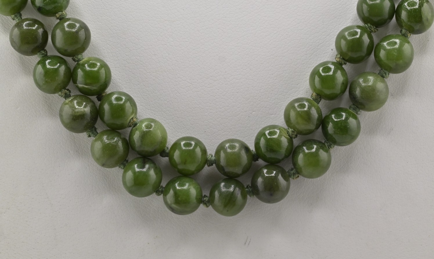 Gorgeous Antique / Vintage Light Spinach Natural Green Jade Beaded Necklace2
