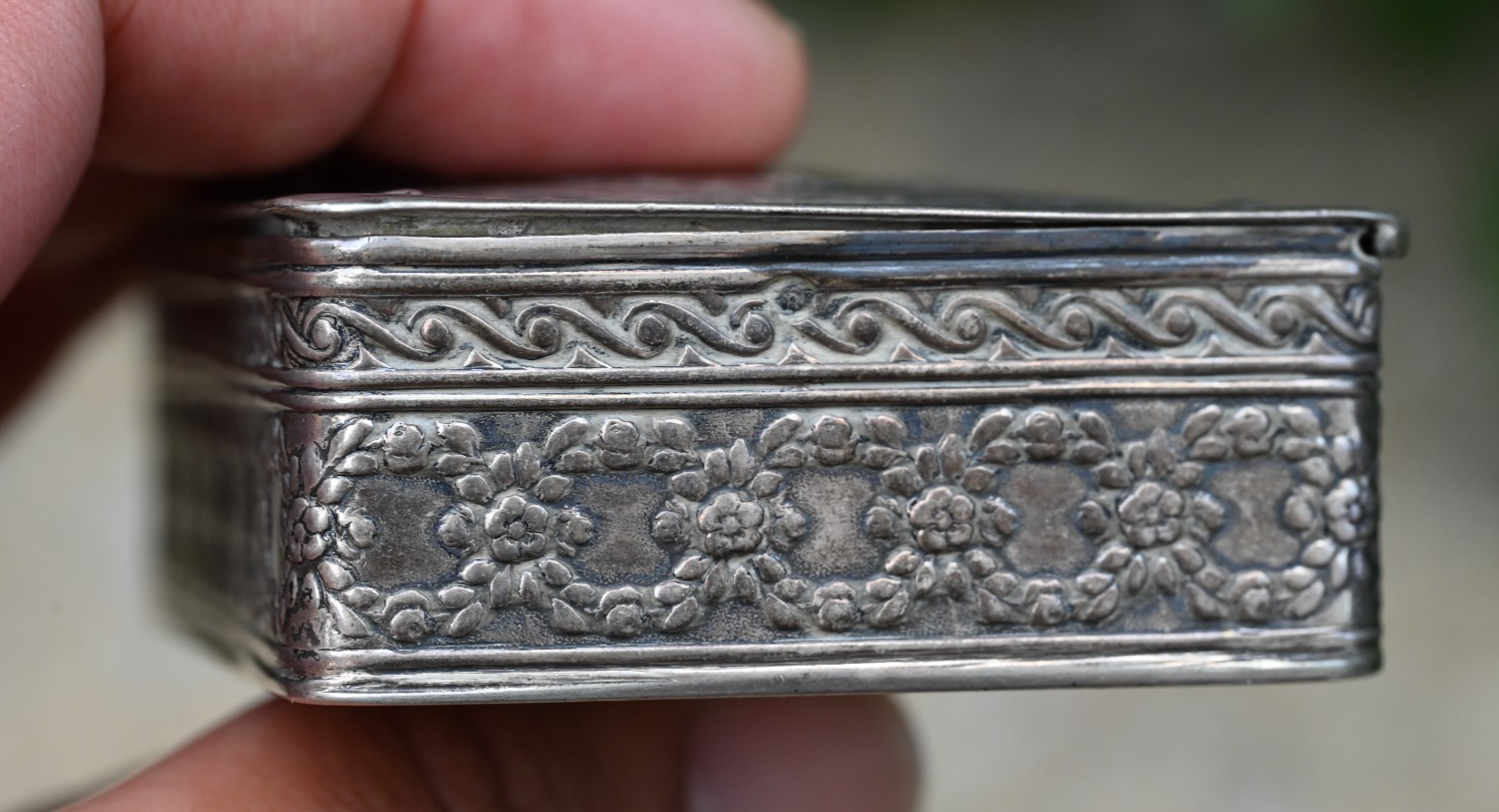 Gorgeous Antique European Floral Decorated Trinket Box .800 Silver /925 Sterling2