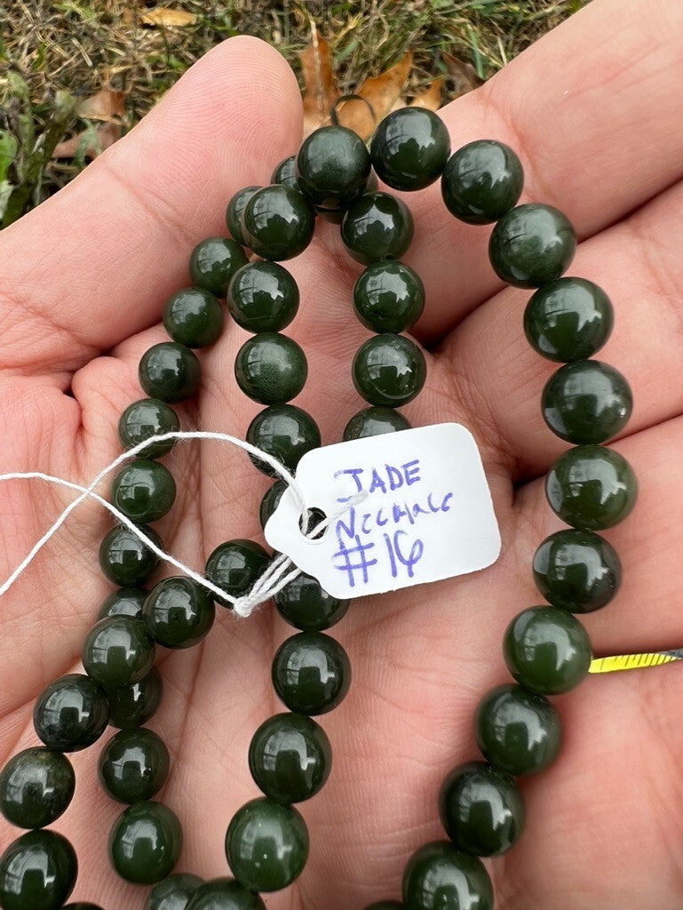 Rich Green Antique / Vintage Spinach Natural Nephrite Jade Beaded Necklace9