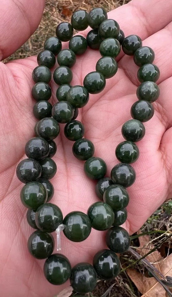 Dark Green Antique / Vintage Spinach Natural Nephrite Jade Beaded Necklace6