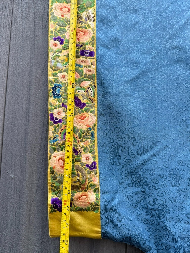 Antique Qing Dynasty Chinese Silk Embroidery Robe In Blue With Yellow Sleeve End12
