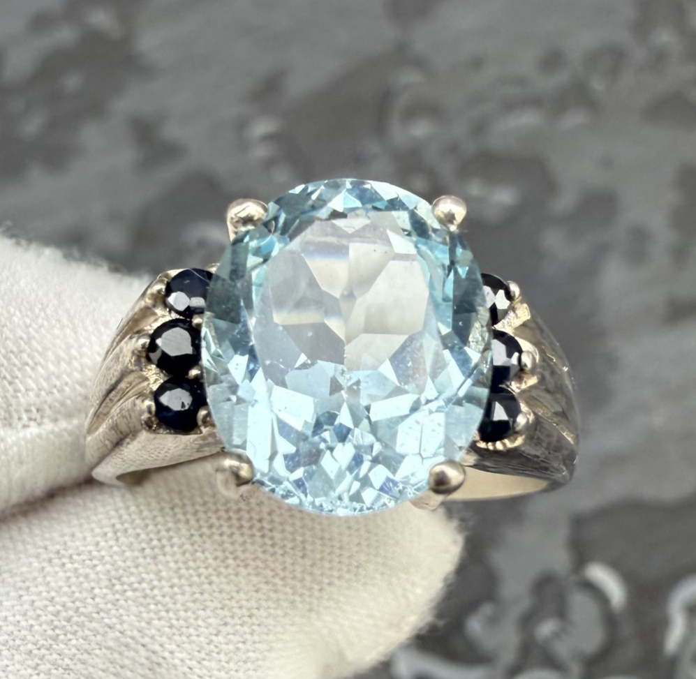 Stunning Sterling Silver Ring with Large Blue Topaz Gemstone1